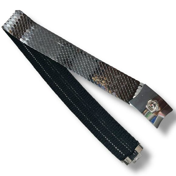 Vintage 80s 90s Womens Wide Scale Stretch Belt Flower Buckle Accent Silver Tone - Picture 6 of 9